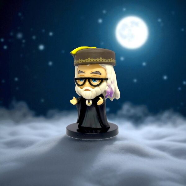 Dumbledore Wizard Miniature – Headmaster Edition - Image 4