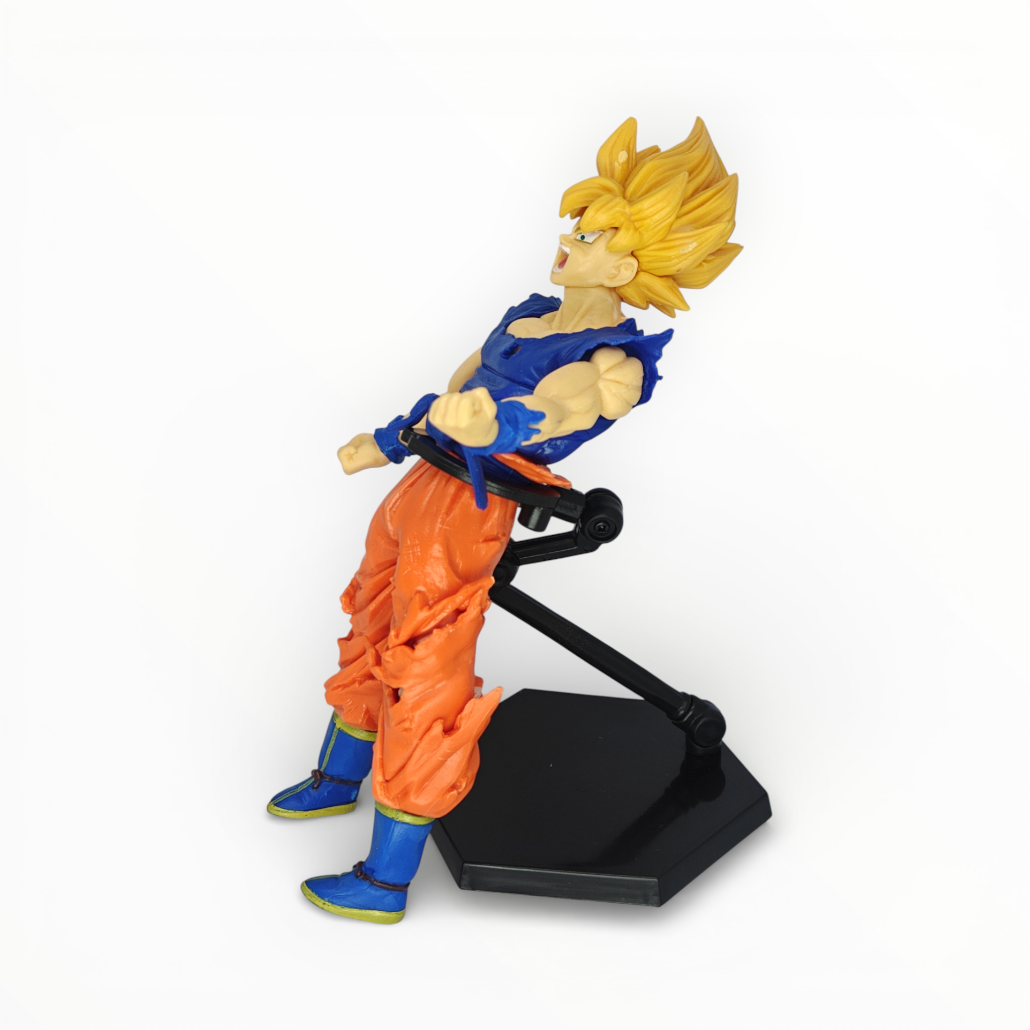 Super Saiyan Goku Action Figure | Dragon Ball Z Collectible - Image 4